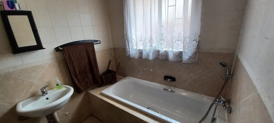 2 Bedroom Property for Sale in Brakpan Central Gauteng