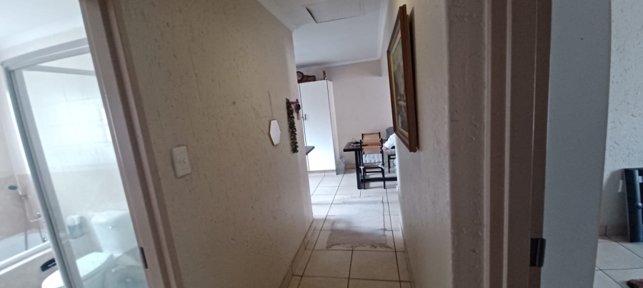 2 Bedroom Property for Sale in Brakpan Central Gauteng