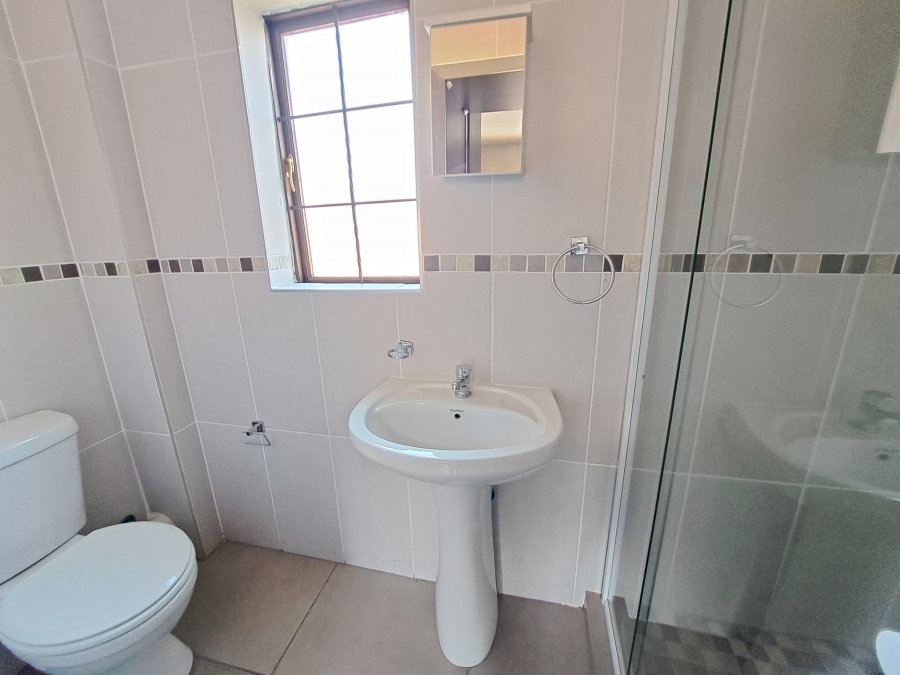 To Let 1 Bedroom Property for Rent in Dalview Gauteng