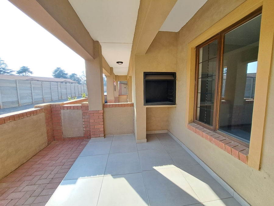 To Let 1 Bedroom Property for Rent in Dalview Gauteng