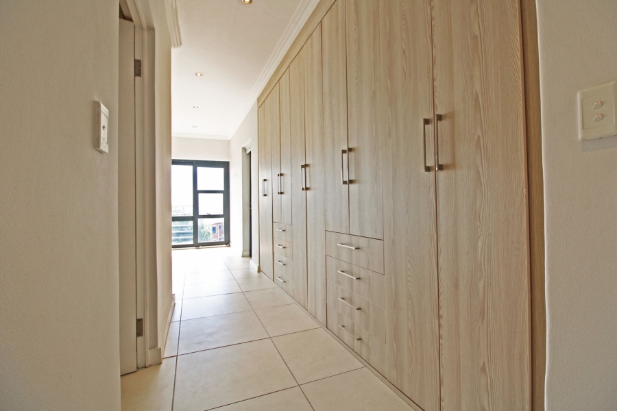 To Let 2 Bedroom Property for Rent in Bryanston Gauteng