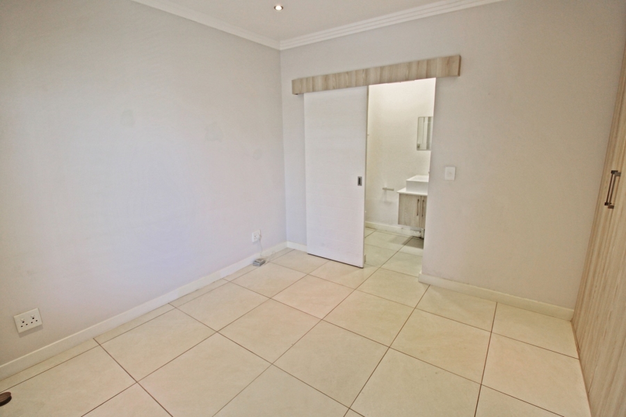 To Let 2 Bedroom Property for Rent in Bryanston Gauteng