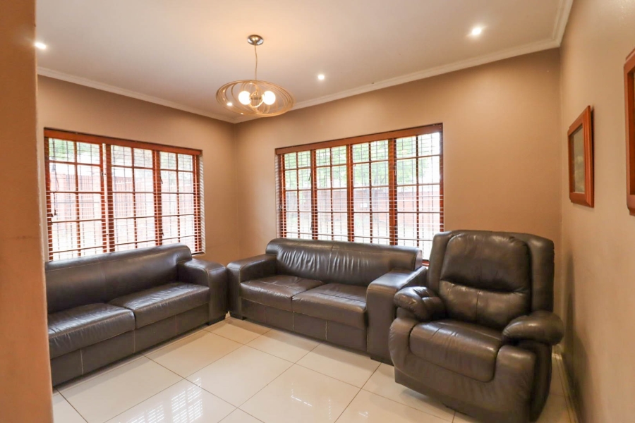 To Let 4 Bedroom Property for Rent in Bryanston Gauteng