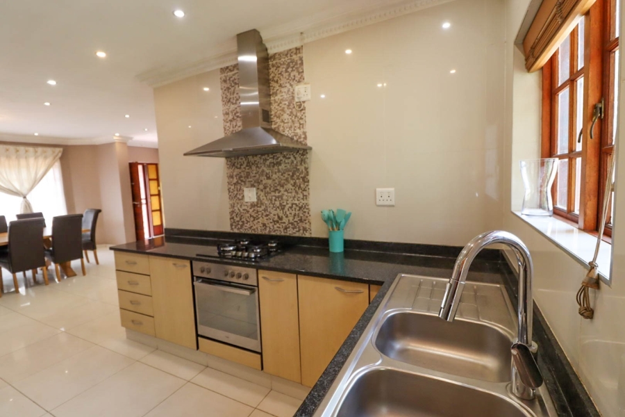 To Let 4 Bedroom Property for Rent in Bryanston Gauteng