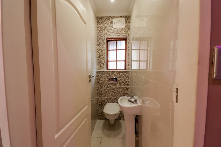 To Let 4 Bedroom Property for Rent in Bryanston Gauteng