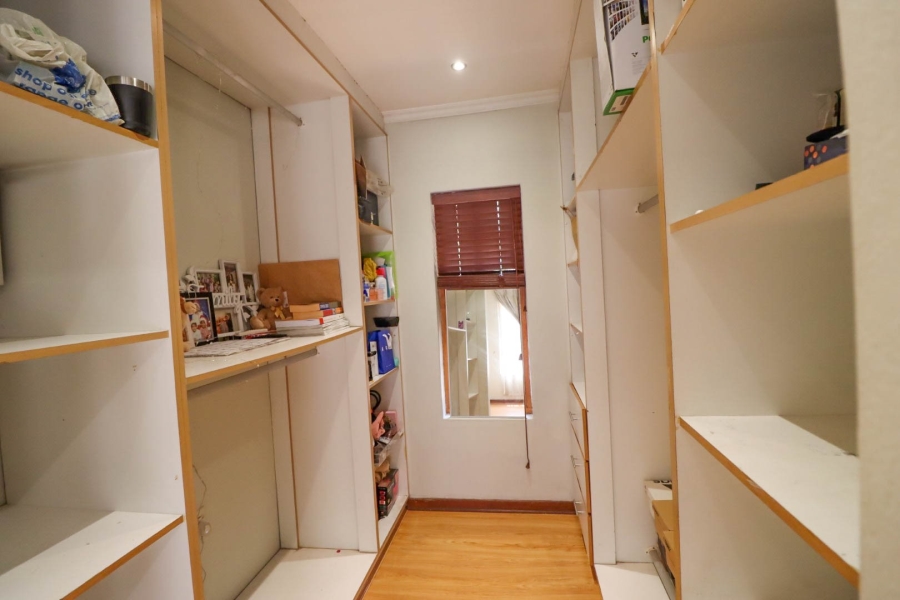To Let 4 Bedroom Property for Rent in Bryanston Gauteng