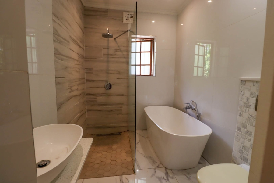 To Let 4 Bedroom Property for Rent in Bryanston Gauteng