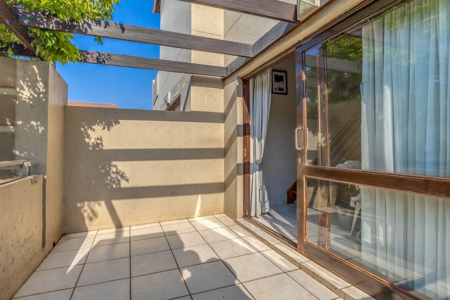 2 Bedroom Property for Sale in Fourways Gardens Gauteng