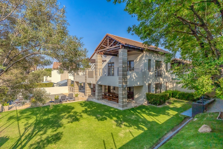 2 Bedroom Property for Sale in Fourways Gardens Gauteng