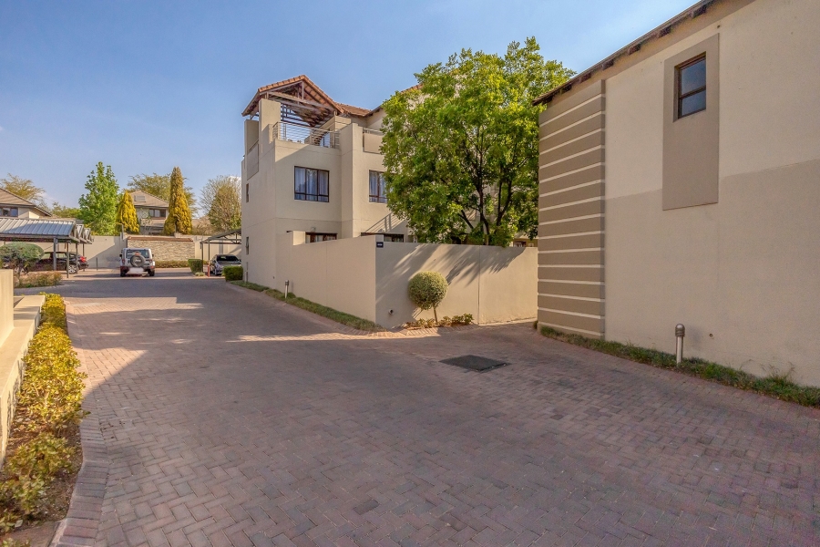 2 Bedroom Property for Sale in Fourways Gardens Gauteng