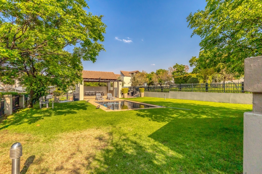 2 Bedroom Property for Sale in Fourways Gardens Gauteng
