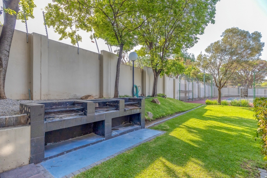 2 Bedroom Property for Sale in Fourways Gardens Gauteng