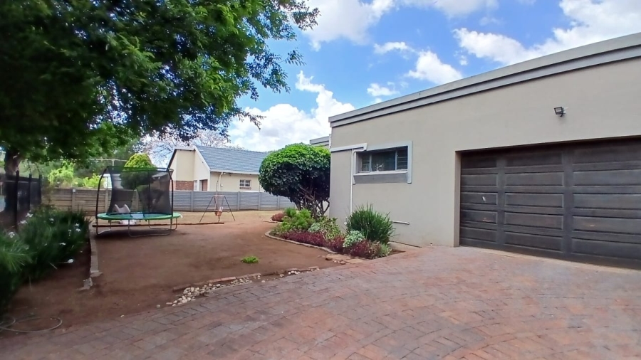 3 Bedroom Property for Sale in Wierda Park Gauteng