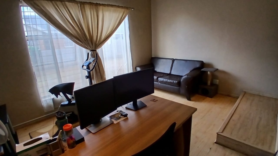 3 Bedroom Property for Sale in Wierda Park Gauteng