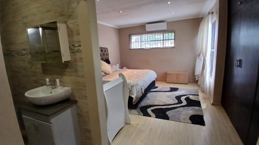 3 Bedroom Property for Sale in Wierda Park Gauteng