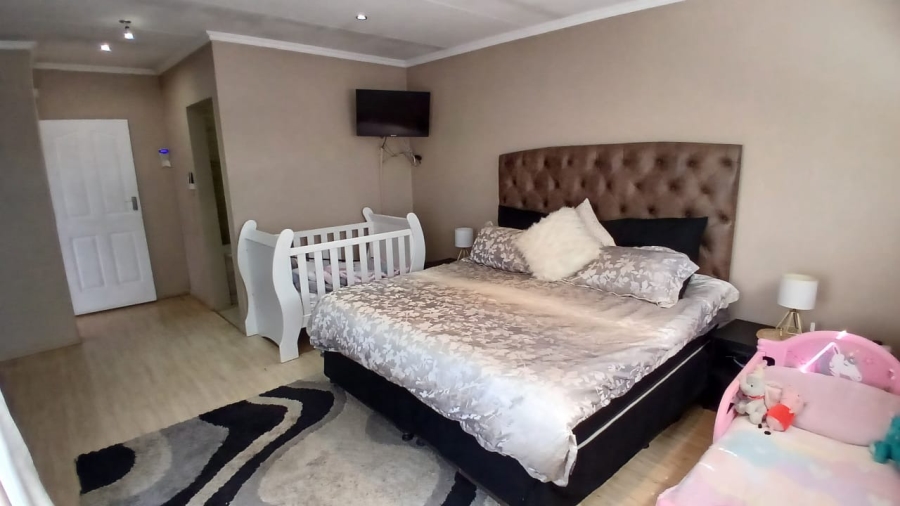 3 Bedroom Property for Sale in Wierda Park Gauteng