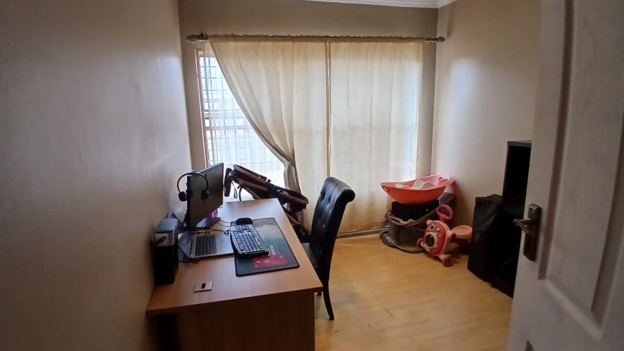 3 Bedroom Property for Sale in Wierda Park Gauteng