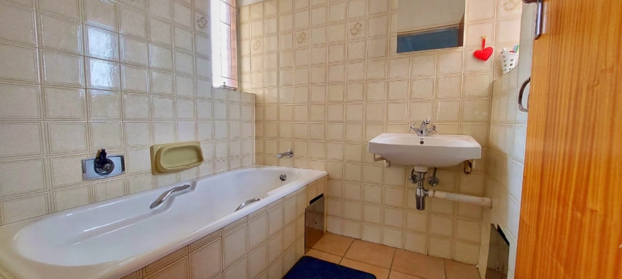 To Let 3 Bedroom Property for Rent in Halfway Gardens Gauteng