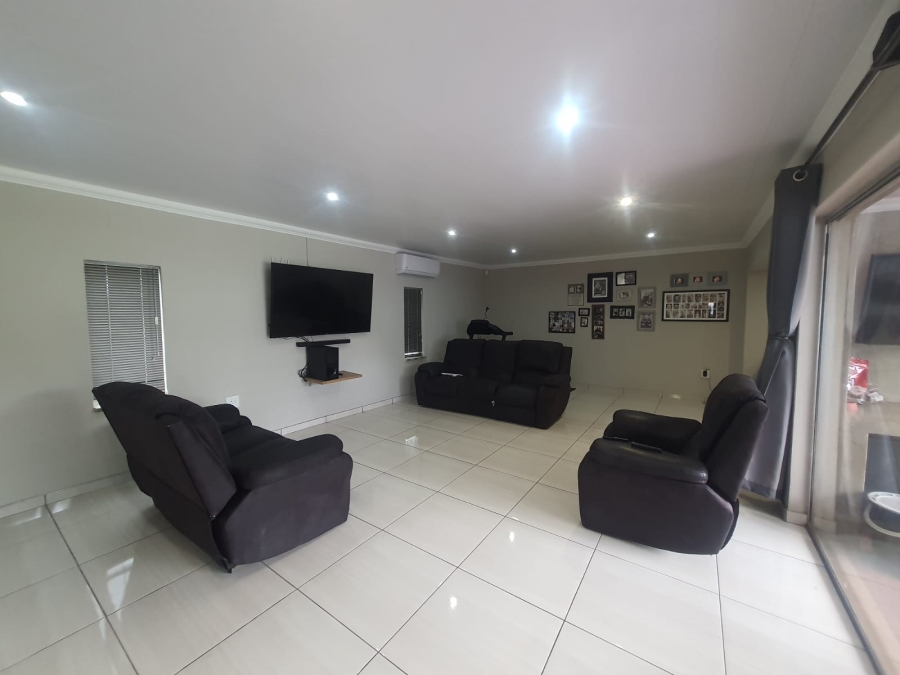 3 Bedroom Property for Sale in Vanderbijlpark SW 5 Gauteng