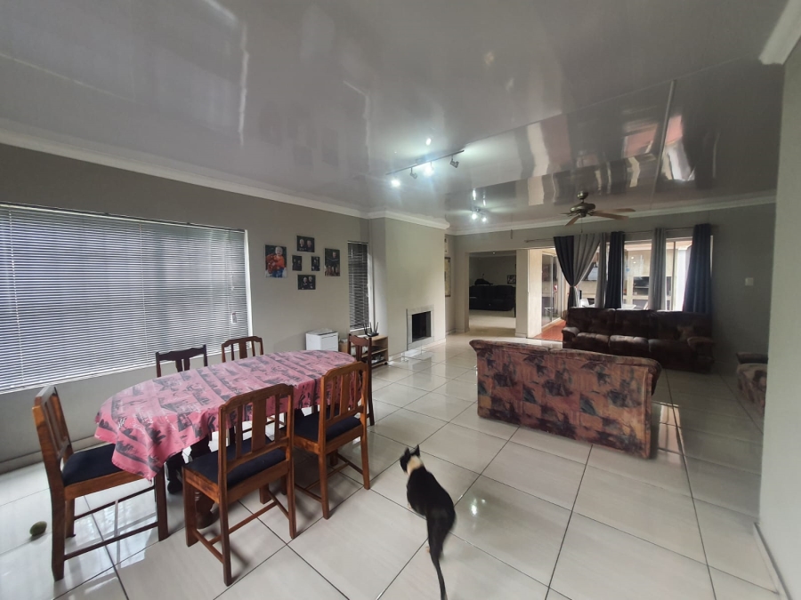 3 Bedroom Property for Sale in Vanderbijlpark SW 5 Gauteng