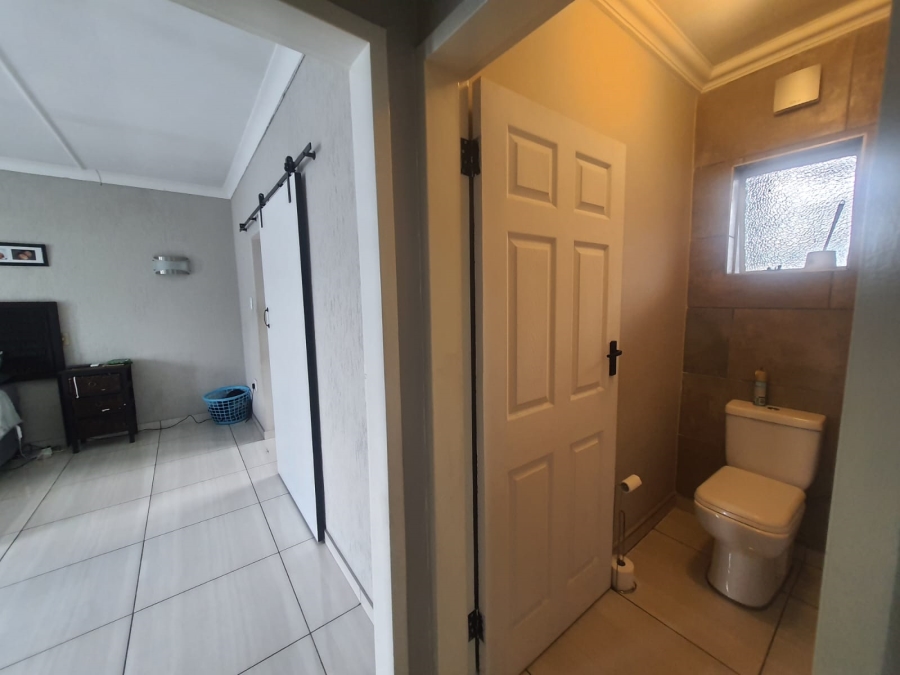 3 Bedroom Property for Sale in Vanderbijlpark SW 5 Gauteng