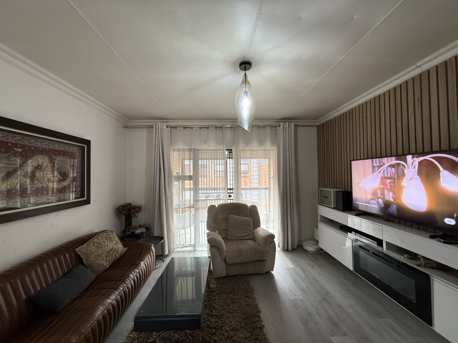 To Let 2 Bedroom Property for Rent in Ravenswood Gauteng