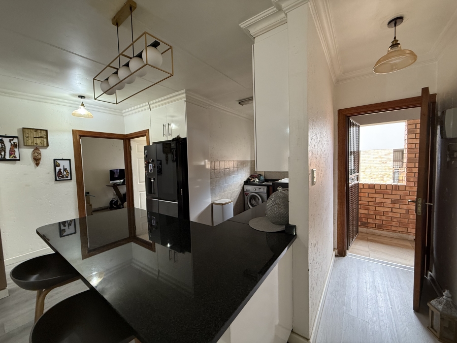 To Let 2 Bedroom Property for Rent in Ravenswood Gauteng