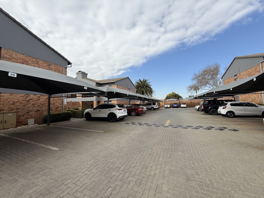 To Let 2 Bedroom Property for Rent in Ravenswood Gauteng