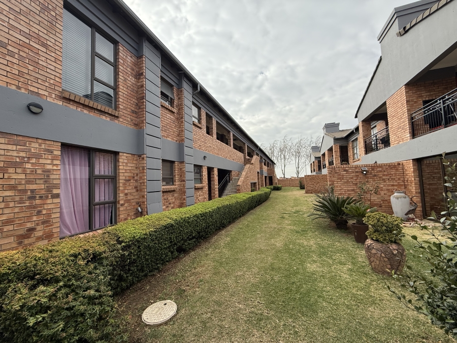To Let 2 Bedroom Property for Rent in Ravenswood Gauteng