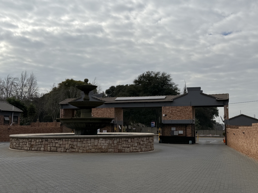 To Let 2 Bedroom Property for Rent in Ravenswood Gauteng