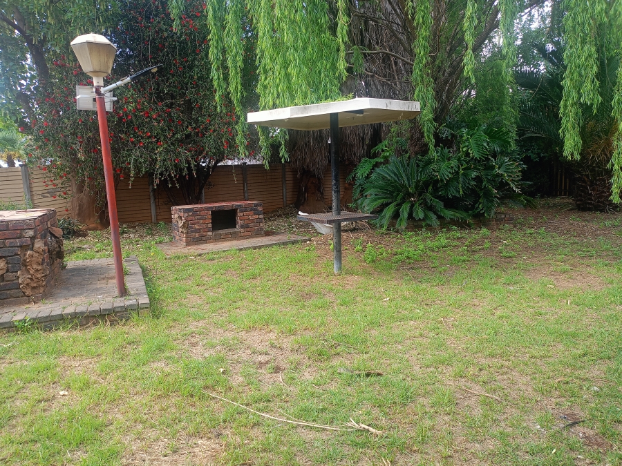 4 Bedroom Property for Sale in Sonland Park Gauteng