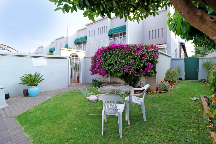 To Let 3 Bedroom Property for Rent in Fairland Gauteng