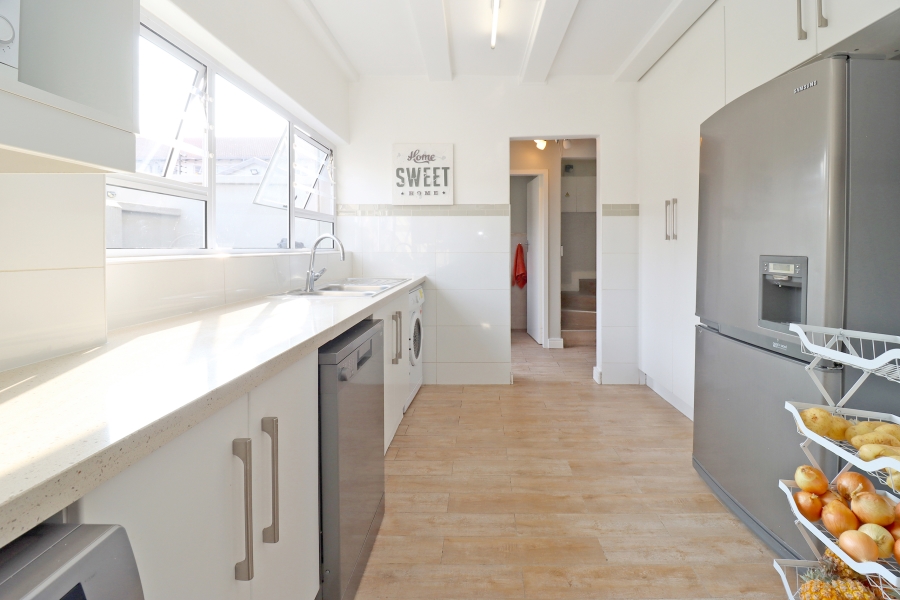 To Let 3 Bedroom Property for Rent in Fairland Gauteng