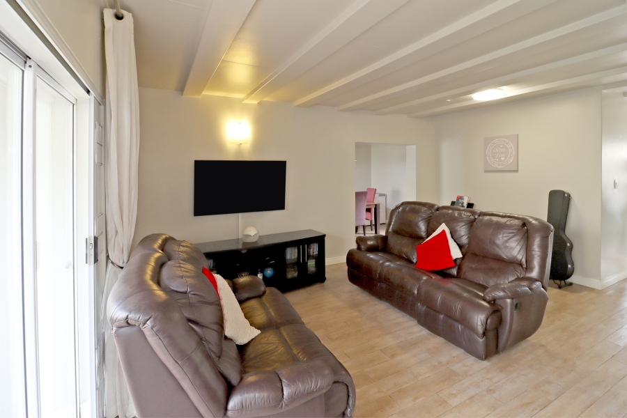 To Let 3 Bedroom Property for Rent in Fairland Gauteng