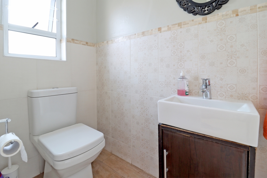 To Let 3 Bedroom Property for Rent in Fairland Gauteng