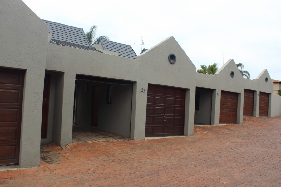 3 Bedroom Property for Sale in Glen Marais Gauteng