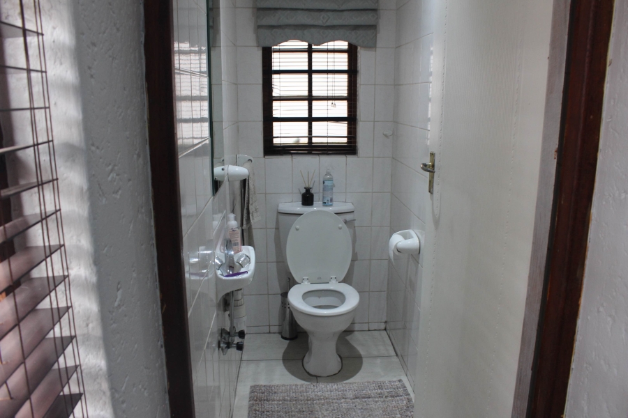 3 Bedroom Property for Sale in Glen Marais Gauteng