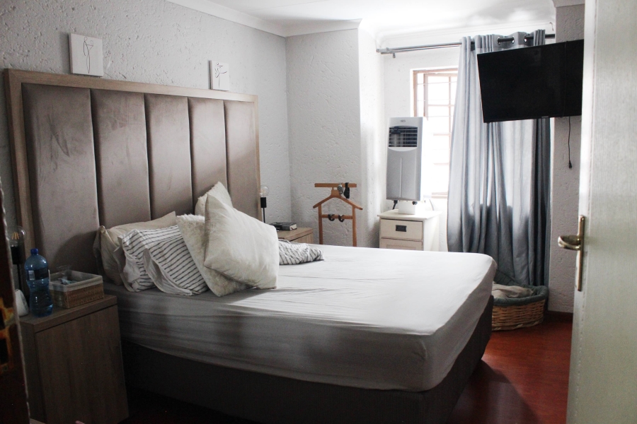 3 Bedroom Property for Sale in Glen Marais Gauteng