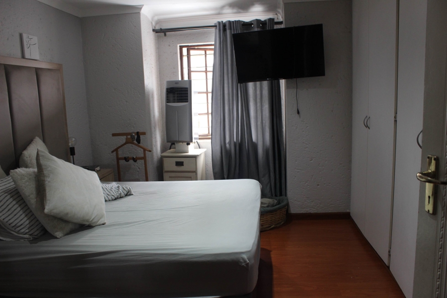3 Bedroom Property for Sale in Glen Marais Gauteng