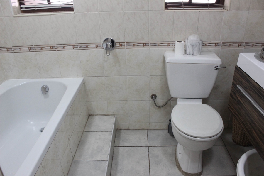 3 Bedroom Property for Sale in Glen Marais Gauteng