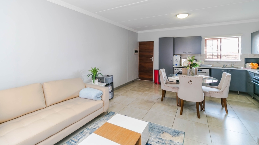 To Let 2 Bedroom Property for Rent in Blue Hills Gauteng