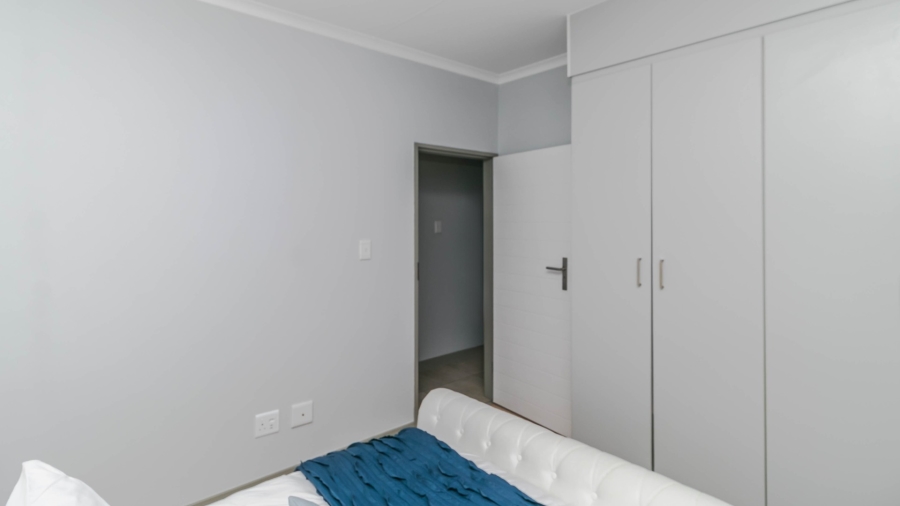 To Let 2 Bedroom Property for Rent in Blue Hills Gauteng