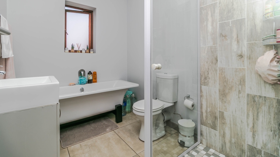 To Let 2 Bedroom Property for Rent in Blue Hills Gauteng