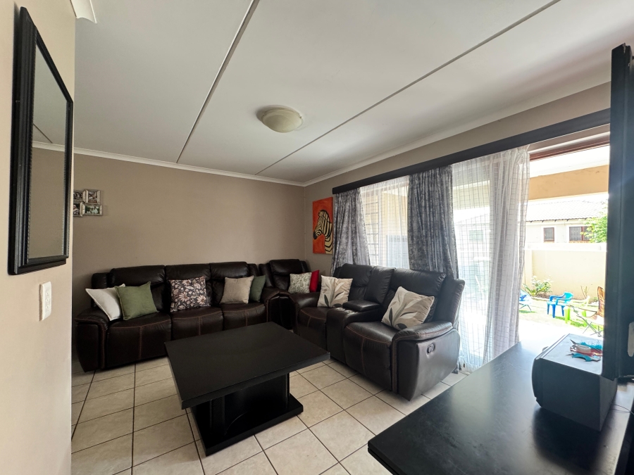 To Let 2 Bedroom Property for Rent in Arundo Estate Gauteng