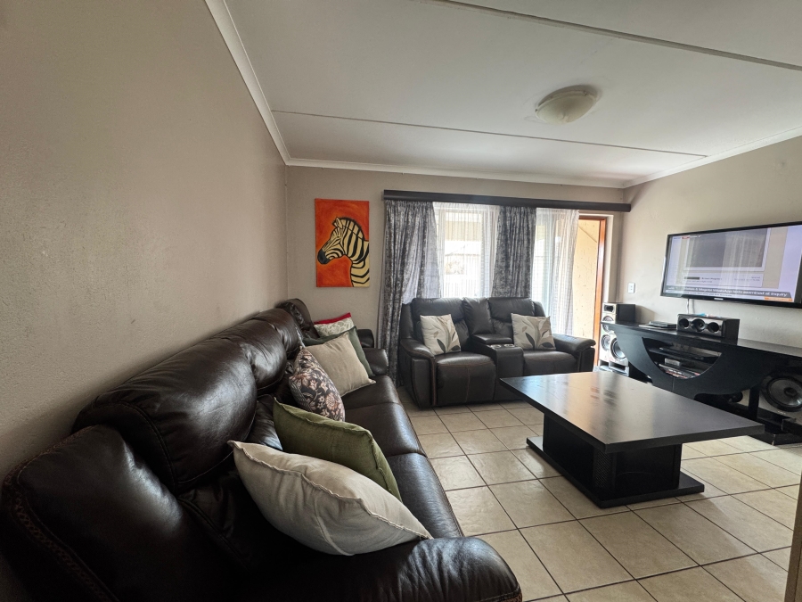 To Let 2 Bedroom Property for Rent in Arundo Estate Gauteng
