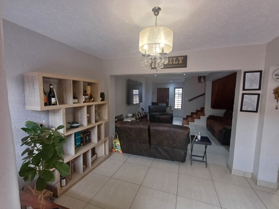 3 Bedroom Property for Sale in Glen Marais Gauteng