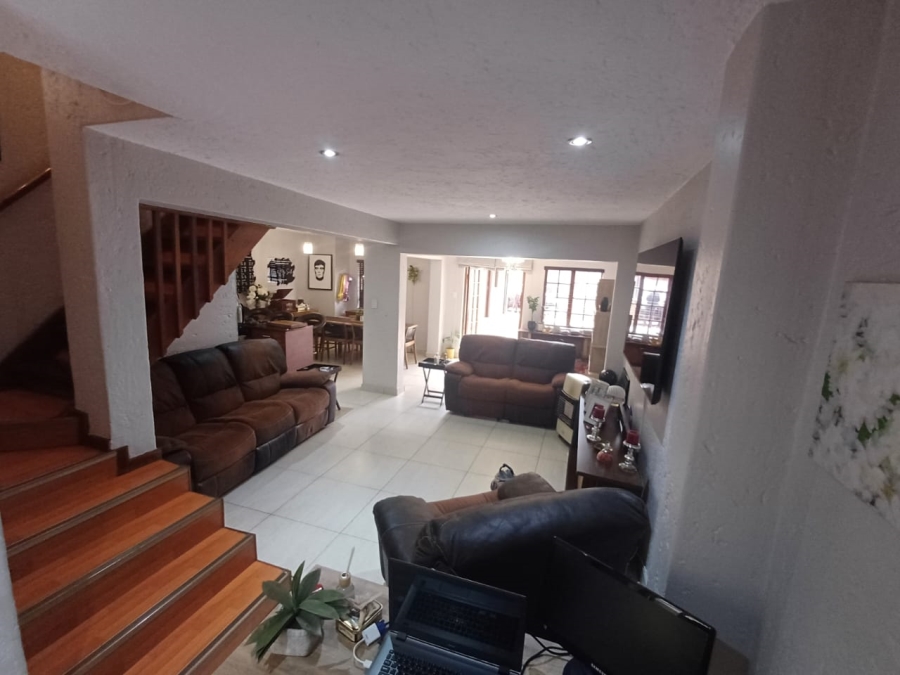 3 Bedroom Property for Sale in Glen Marais Gauteng