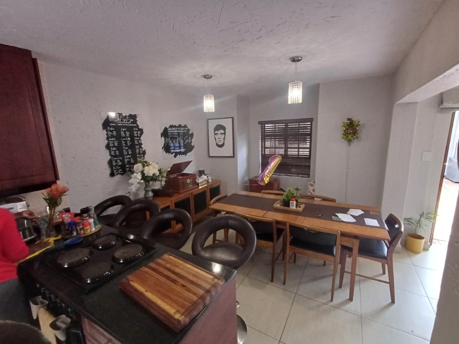 3 Bedroom Property for Sale in Glen Marais Gauteng