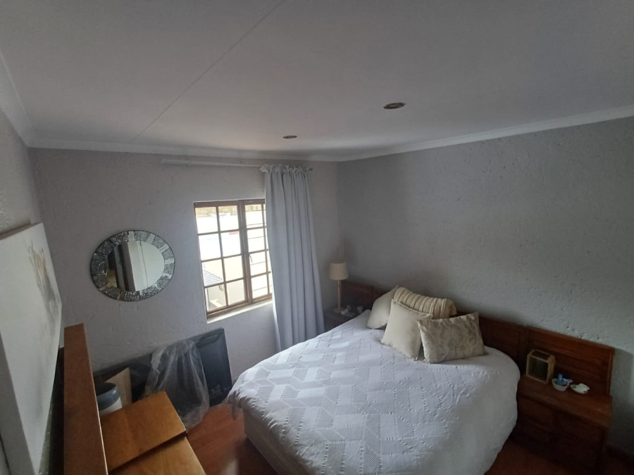3 Bedroom Property for Sale in Glen Marais Gauteng