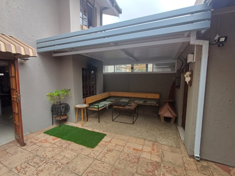 3 Bedroom Property for Sale in Glen Marais Gauteng